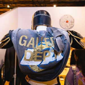 Gallery x LA Rams Sun Faded Black T-shirt