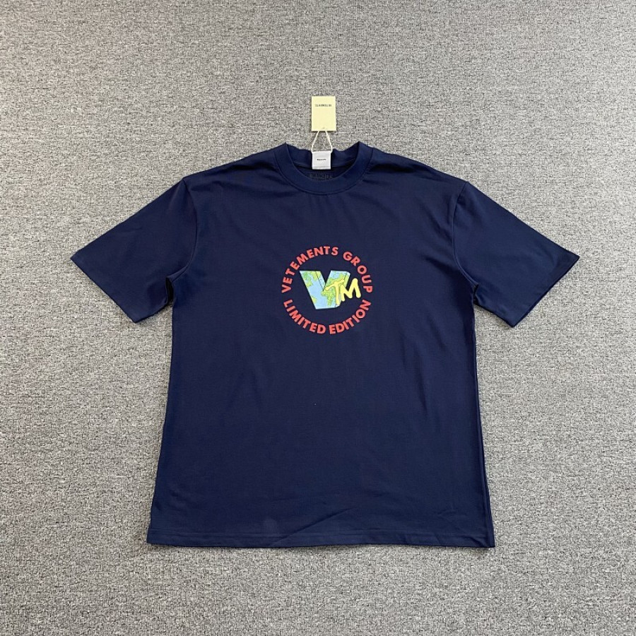 VETEMENTS T-shirt