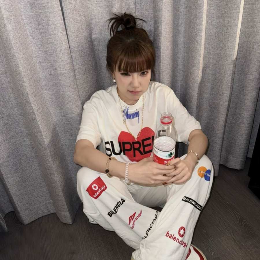 SUPREME T-shirt SUPREME T-shirt